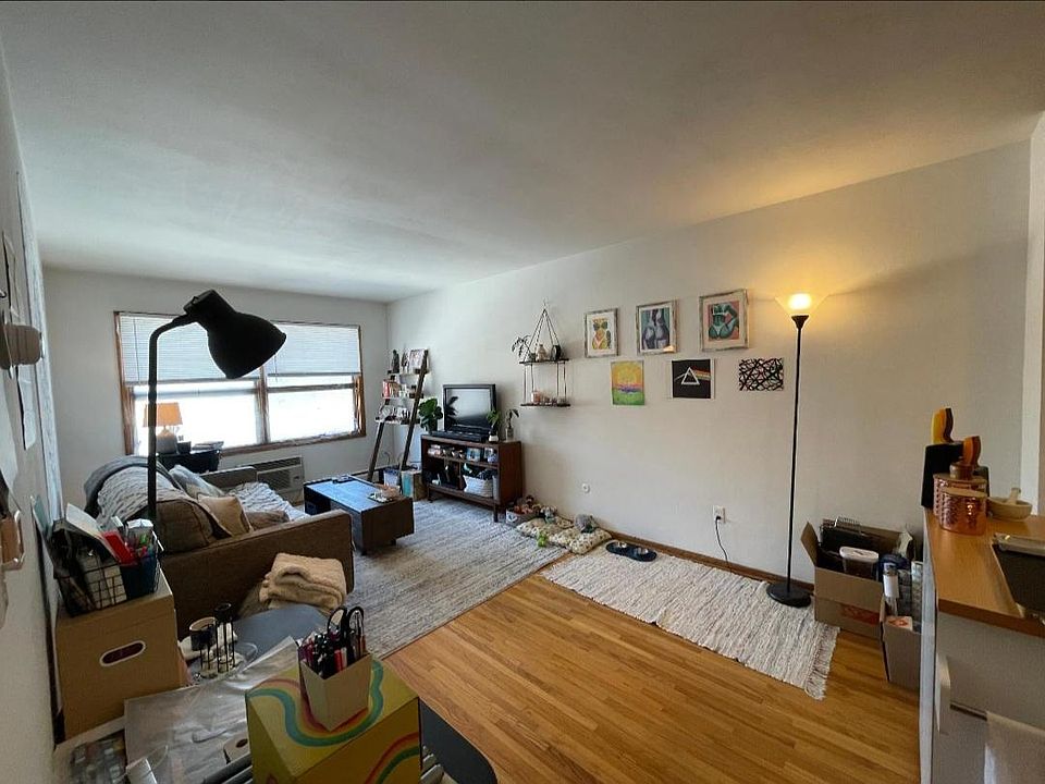 1st image of 2204 Lexington Ave N Unit 13