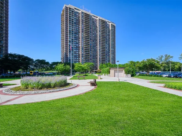 269-10 Grand Central Parkway #28T, Floral Park, NY 11005