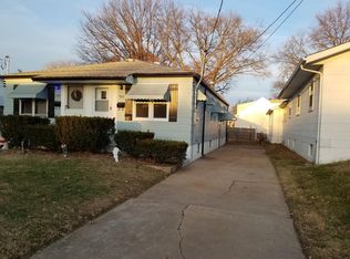 4905 Heege Rd, Saint Louis, MO 63123