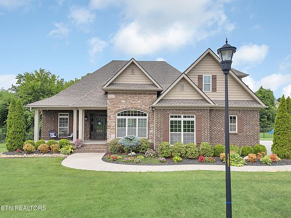 2nd image of 1439 Edenbridge Dr