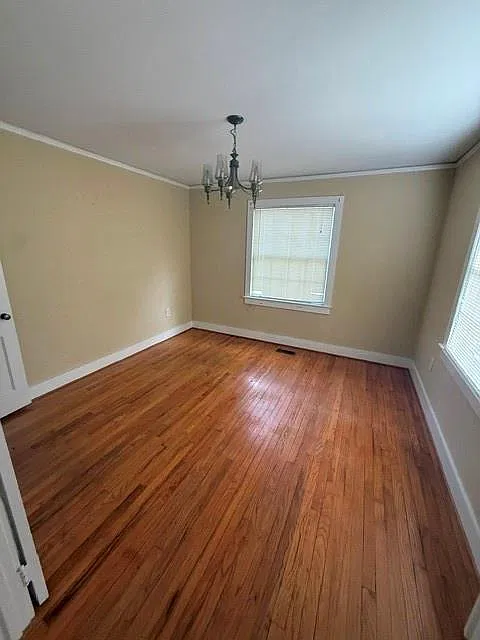 3 bed, 1.0 bath, 1044 sqft, $1,295 — Photo 4