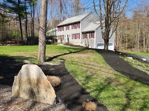 120 South St, Douglas, MA 01516