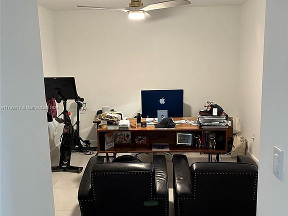 5th image of 8811 Carlyle Ave #0
