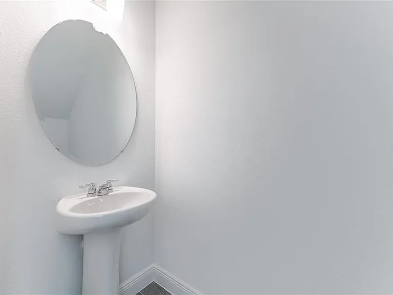 2100 Maverick Ct — Photo 12