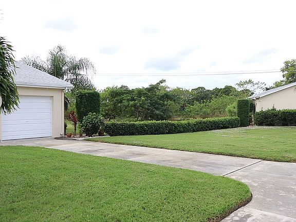 2nd image of 1220 Myerlee Country Club Blvd APT 4