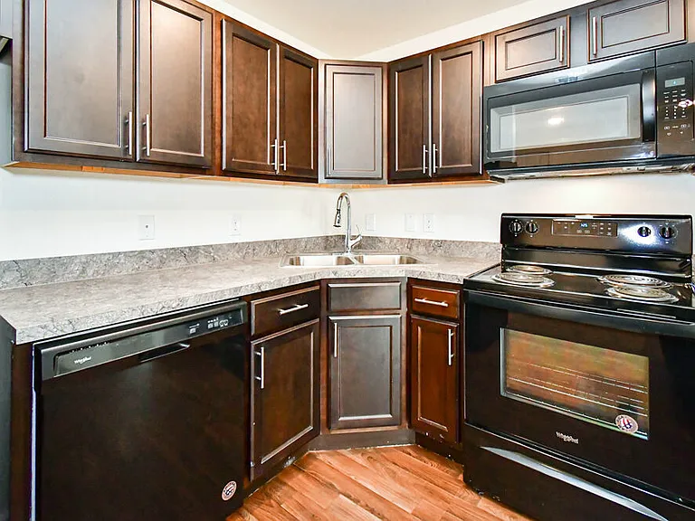 Primrose Village Apartments — Photo 15