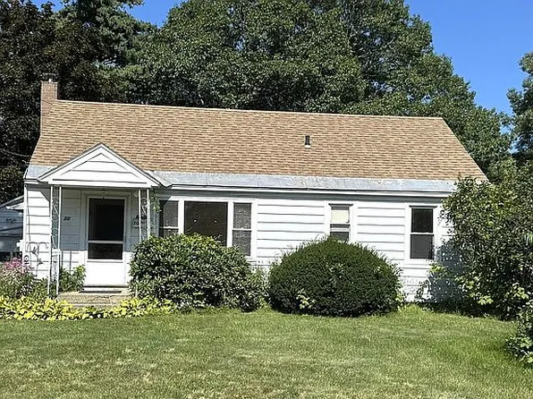 20 Pennington Dr, Burlington, VT 05408