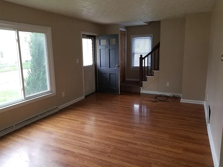 249 Birchwood — Photo 2