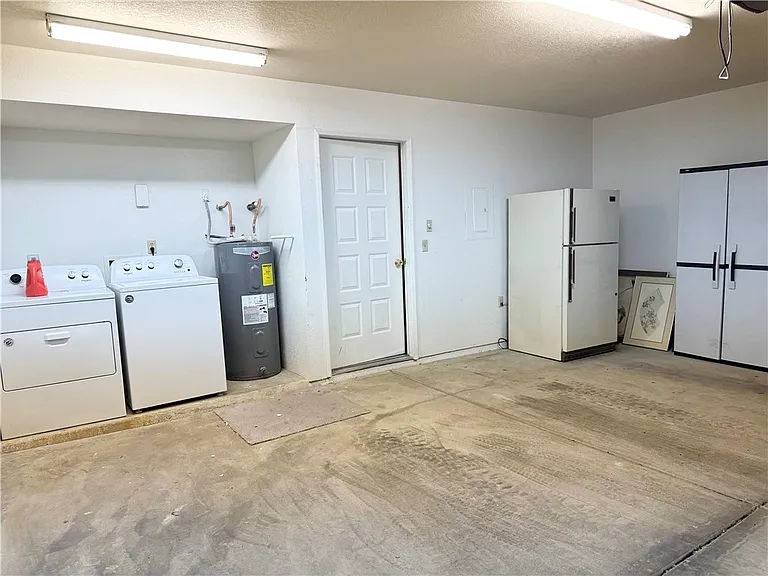 1800 Clubhouse Dr #K90 — Photo 30