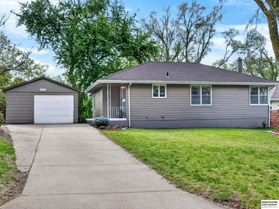 6906 N 41st Cir, Omaha, NE, 68112