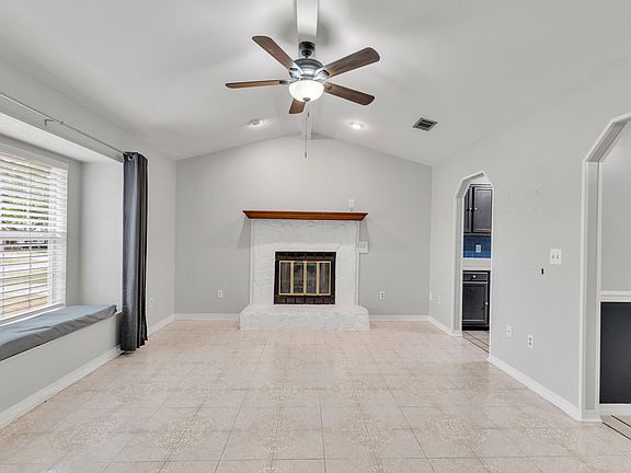 5th image of 210 McKinley St