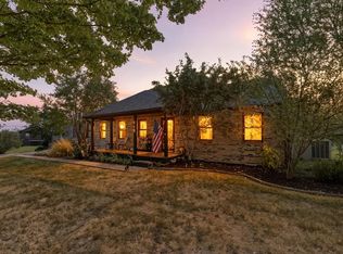 618 Meadows Hill Dr, Dawson Springs, KY 42408