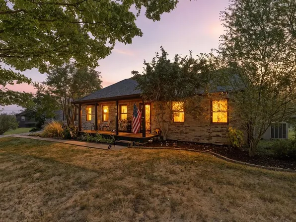 618 Meadows Hill Dr, Dawson Springs, KY 42408
