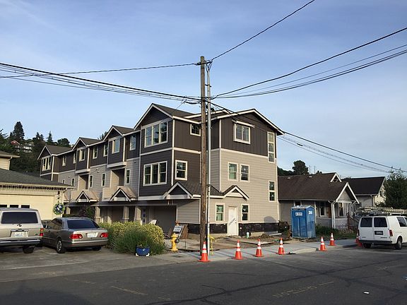 View of Building from Williams Ave S