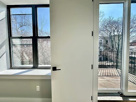 4th image of 252 Melrose St #3A