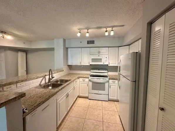 7888 Sonoma Springs Cir APT 105, Lake Worth, FL 33463