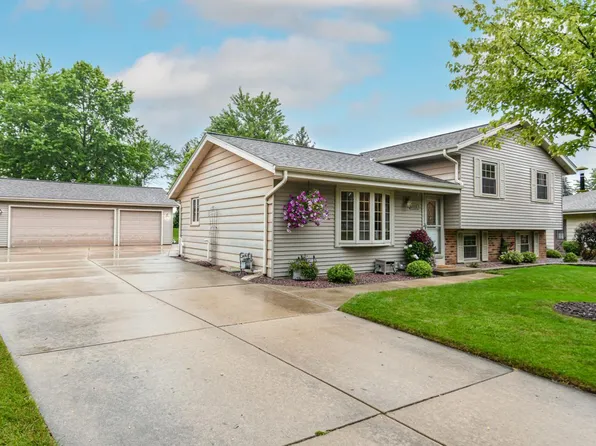 9925 South Cindy LANE, Oak Creek, WI 53154