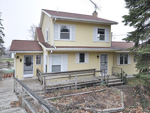 2nd image of 34462 Sharon Ave