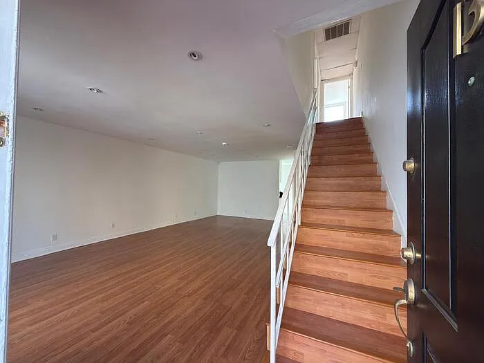 14912 Dickens St #13 — Photo 12