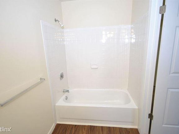 2nd image of 200 Briarcrest Dr Unit 115