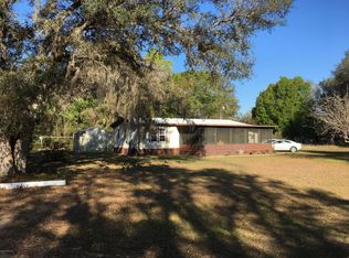 915 Lenore Ave, Interlachen, FL 32148