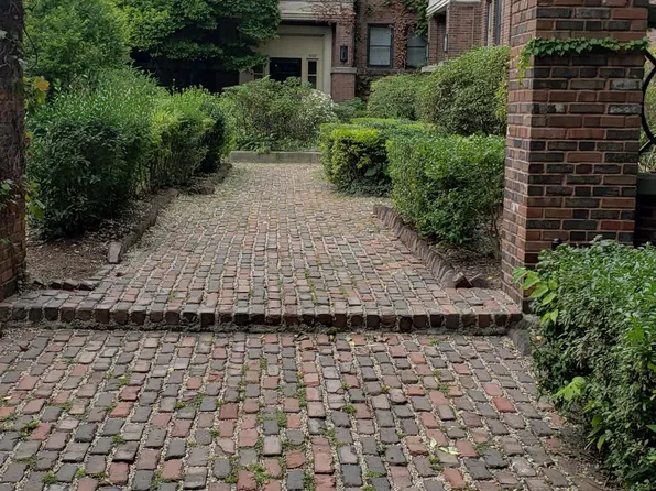 5714 S Kenwood Ave, Chicago, IL 60637