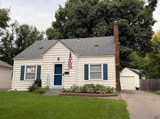 1177 SW Collins Ave, Topeka, KS 66604