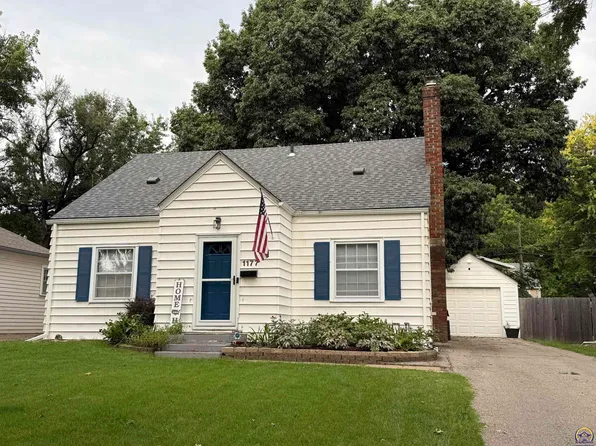 1177 SW Collins Ave, Topeka, KS 66604