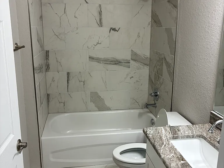 1631 W Hill Ln — Photo 12