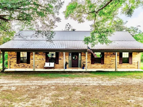 10730 Meadow Ln W, Irvington, AL 36544