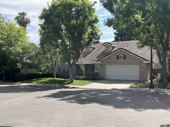 2nd image of 3822 Brook Valley Cir