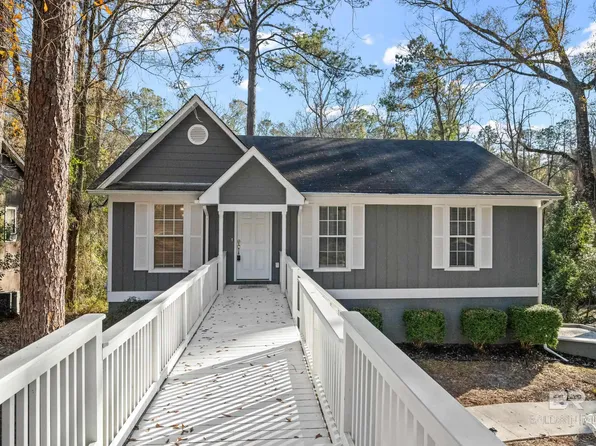 225 Rolling Hill Dr, Daphne, AL 36526