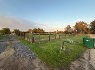 12740 E Robinson Ave, Sanger, CA 93657