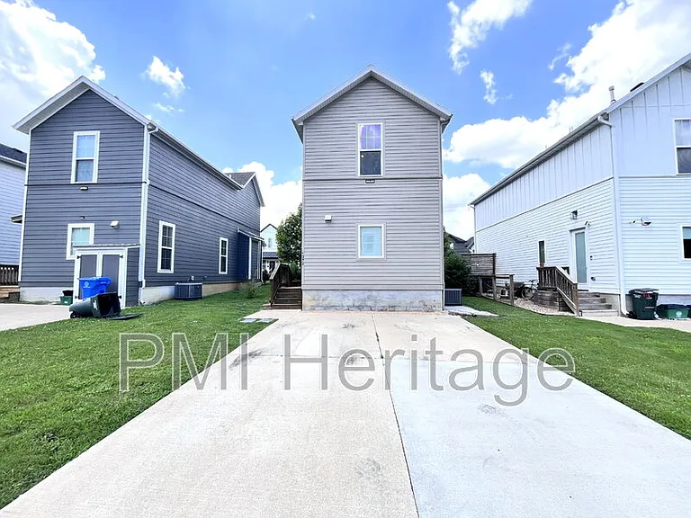 1372 S Duncan Ave — Photo 22