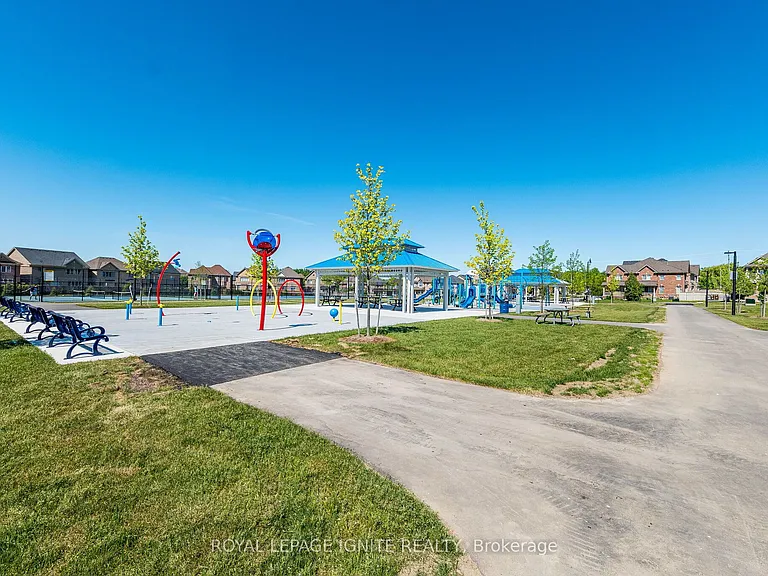 18 Monkton Cir — Photo 49
