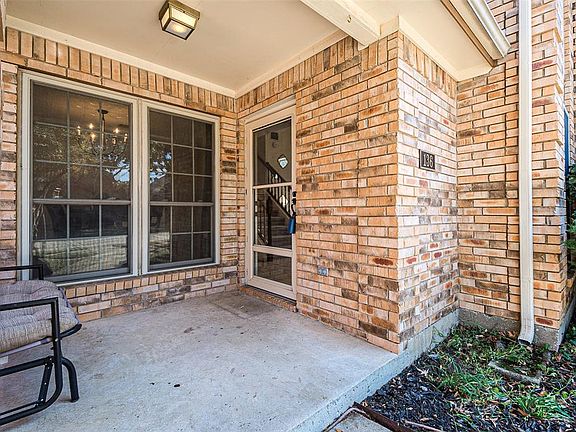 3rd image of 136 Summer Place Dr