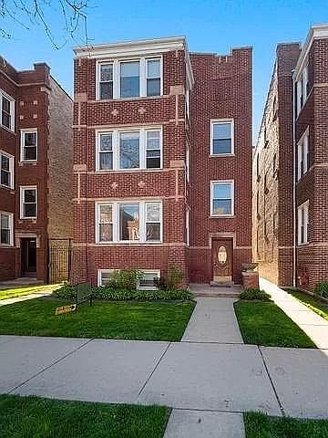 1st image of 4852 N Rockwell St APT 3