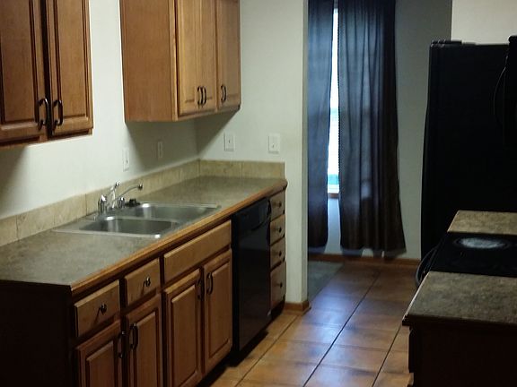 2nd image of 261 E 12th St