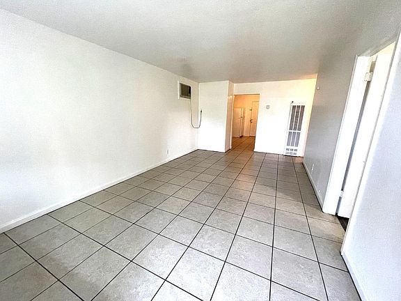 3rd image of 3929 Alder St
