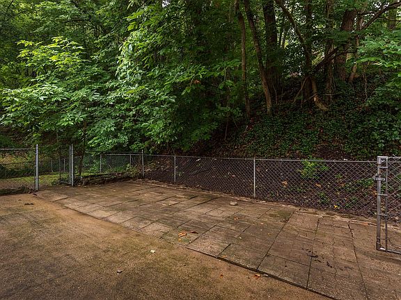 4th image of 2122 Bellwood Dr