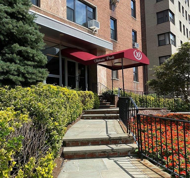 1st image of 10 N Broadway #1C