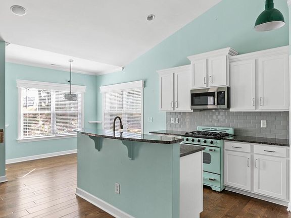 3rd image of 6112 Willow Glen Drive