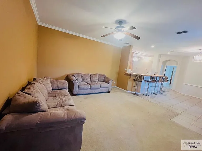 2822 Regency — Photo 8