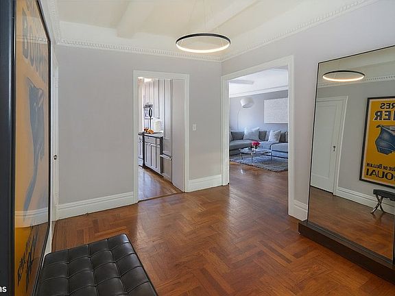 5th image of 155 E 93rd St APT 6A