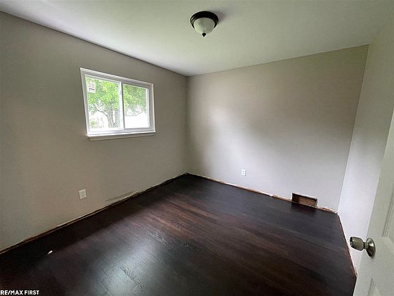 2nd image of 19510 Opal St