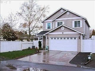 2nd image of 2610 NE 105th Ct
