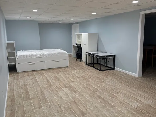 (undisclosed Address), Mineola, NY 11501