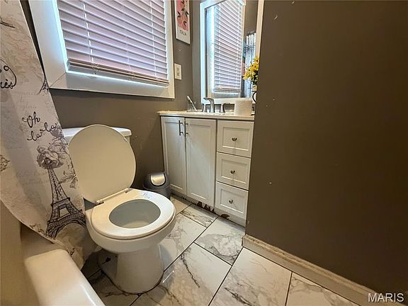 3rd image of 7043 Florence Pl
