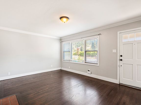 5th image of 8057 Fontaine St