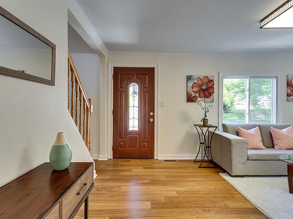 2nd image of 2308 Fort Dr